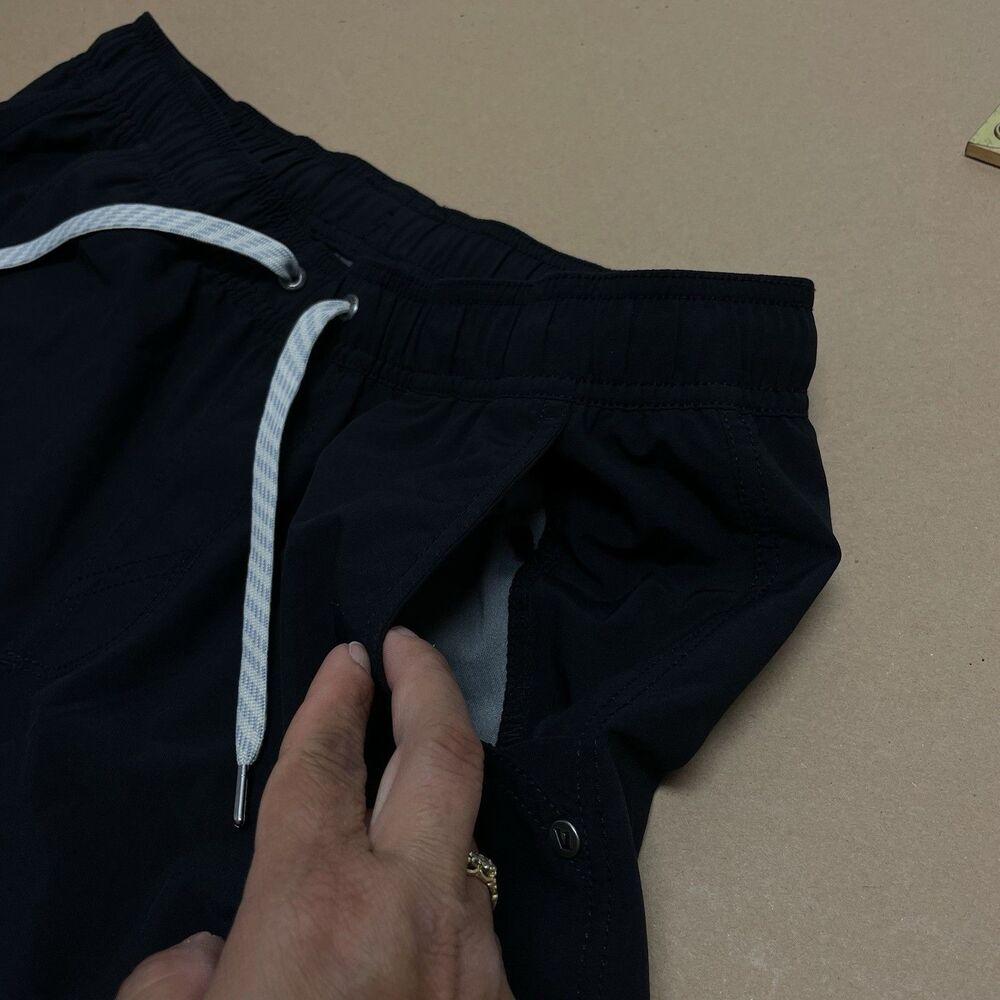 Vuori Kore UnLined 8” Inseam Shorts Men’s Size Medium Athletic Lightweight Black - Picture 9 of 11